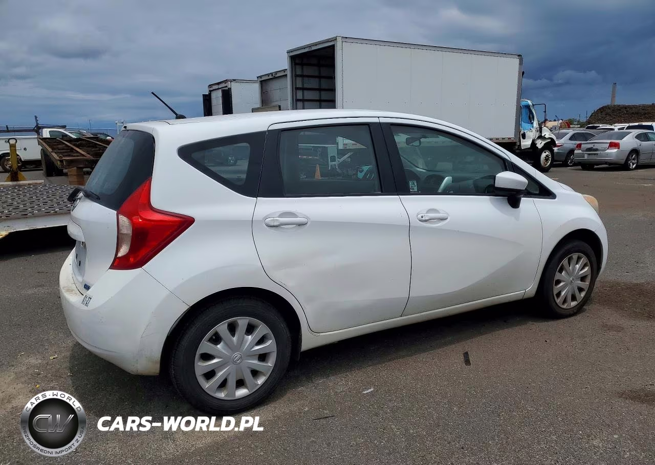 2015 Nissan Versa Note S Plus VIN:3N1CE2CP2FL427570 - 3