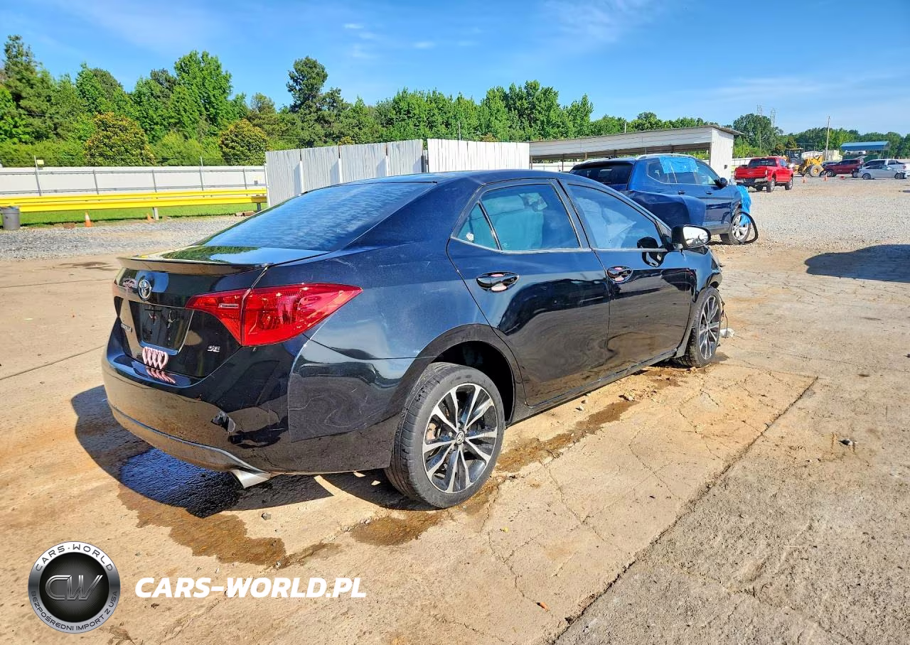 2018 Toyota Corolla Se VIN:2T1BURHE5JC080727 - 3