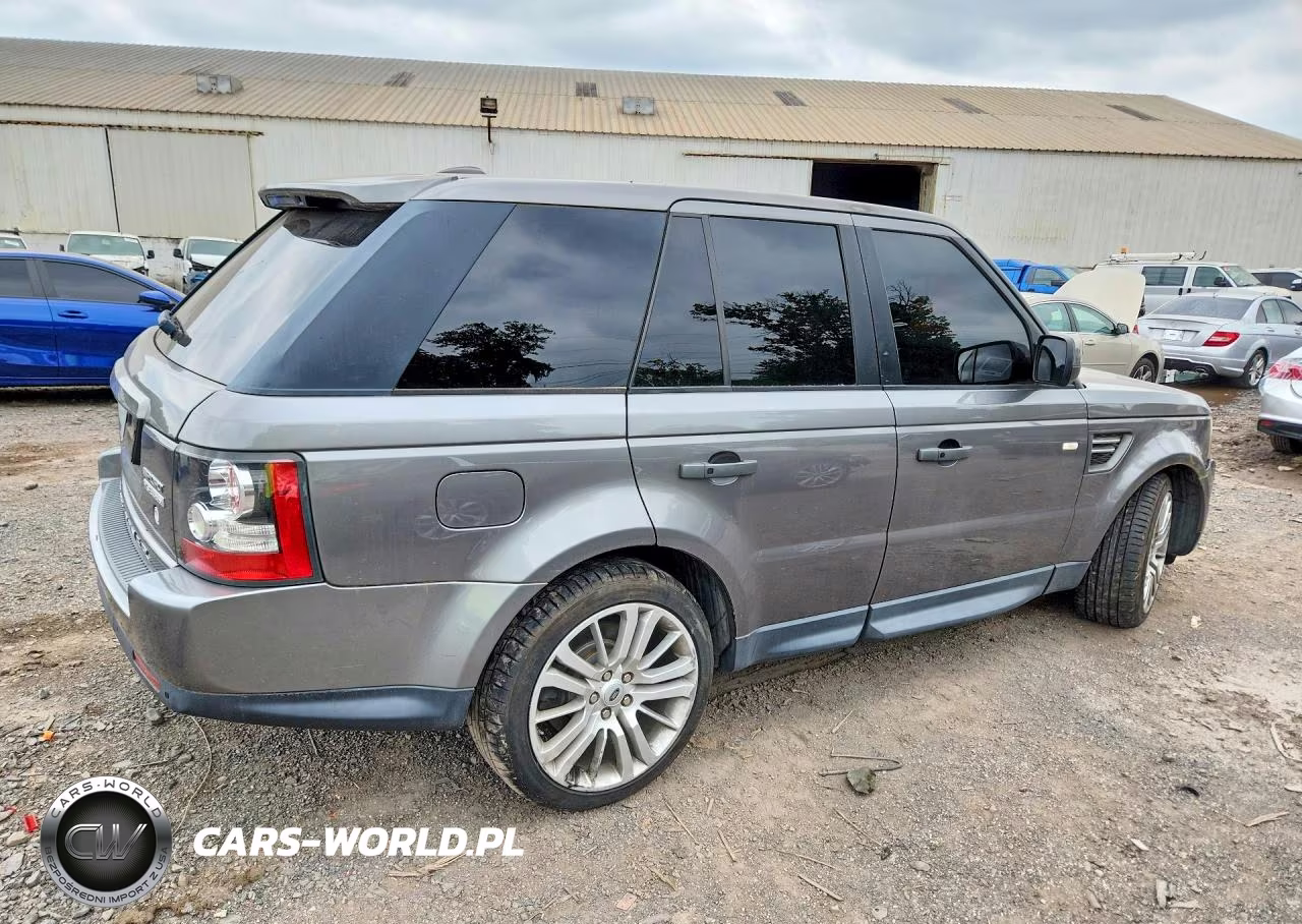 2011 Land Rover Range Rover Sport Lux VIN:SALSK2D40BA264823 - 3