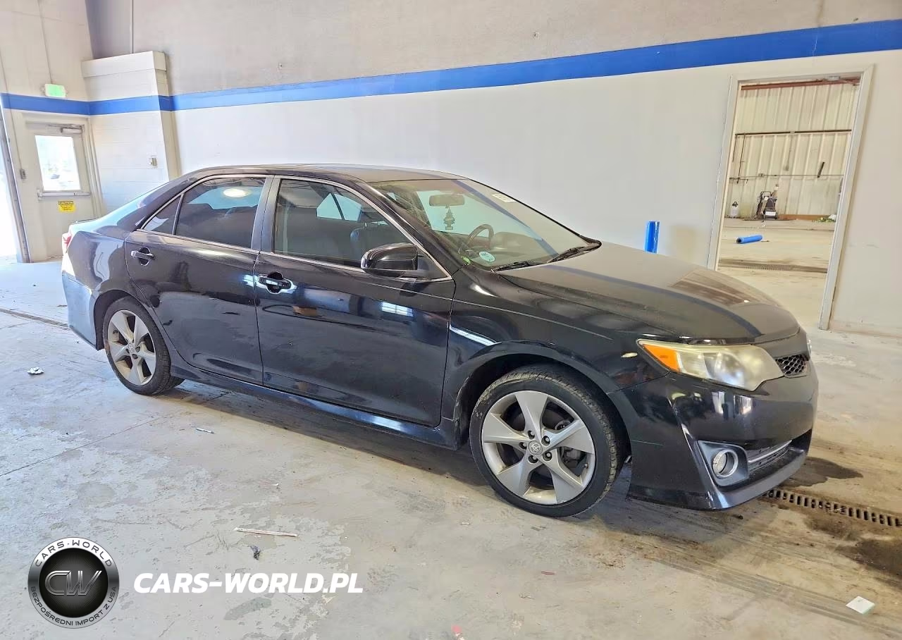 2014 Toyota Camry Se Sport VIN:4T1BF1FK2EU400577 - 4