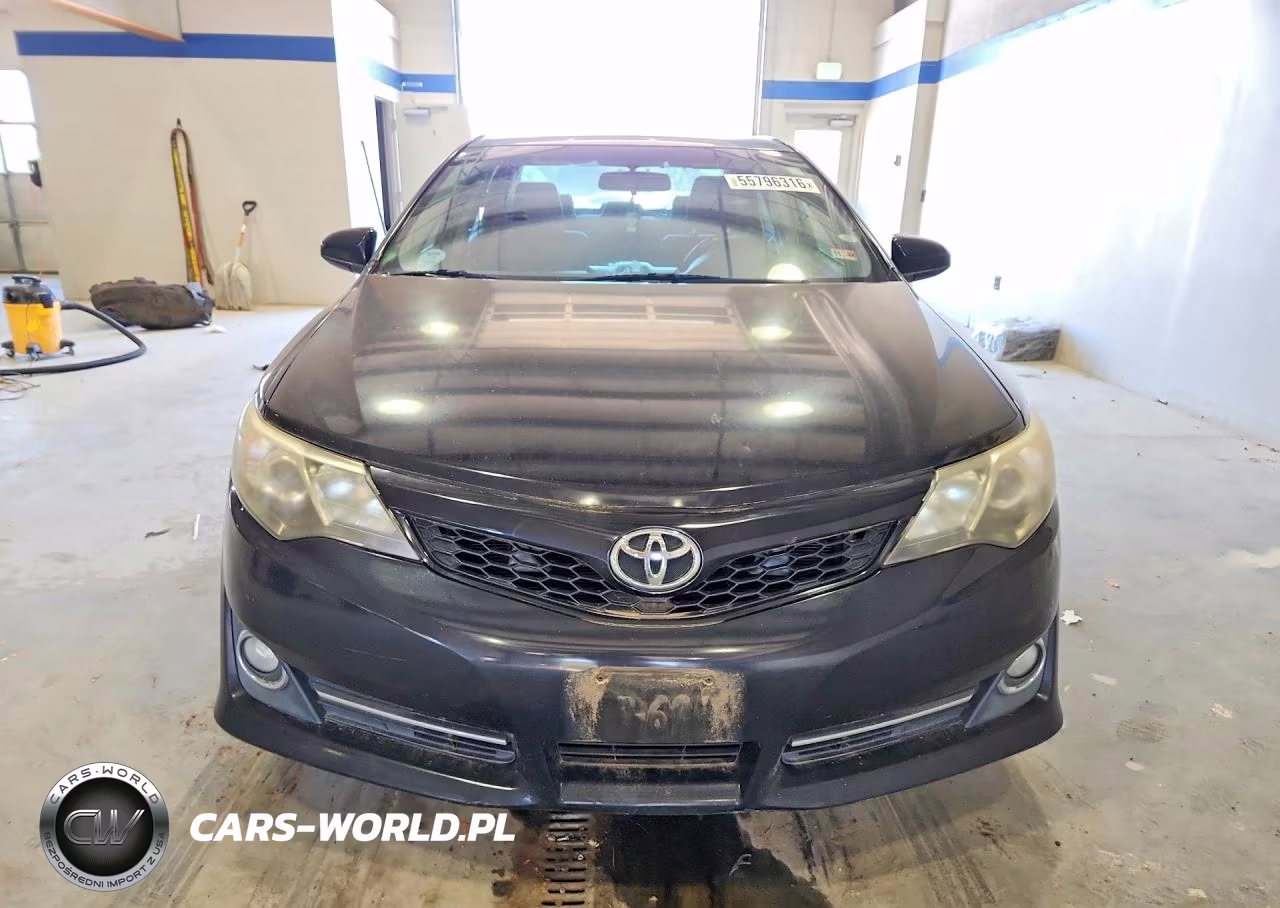 2014 Toyota Camry Se Sport VIN:4T1BF1FK2EU400577 - 5