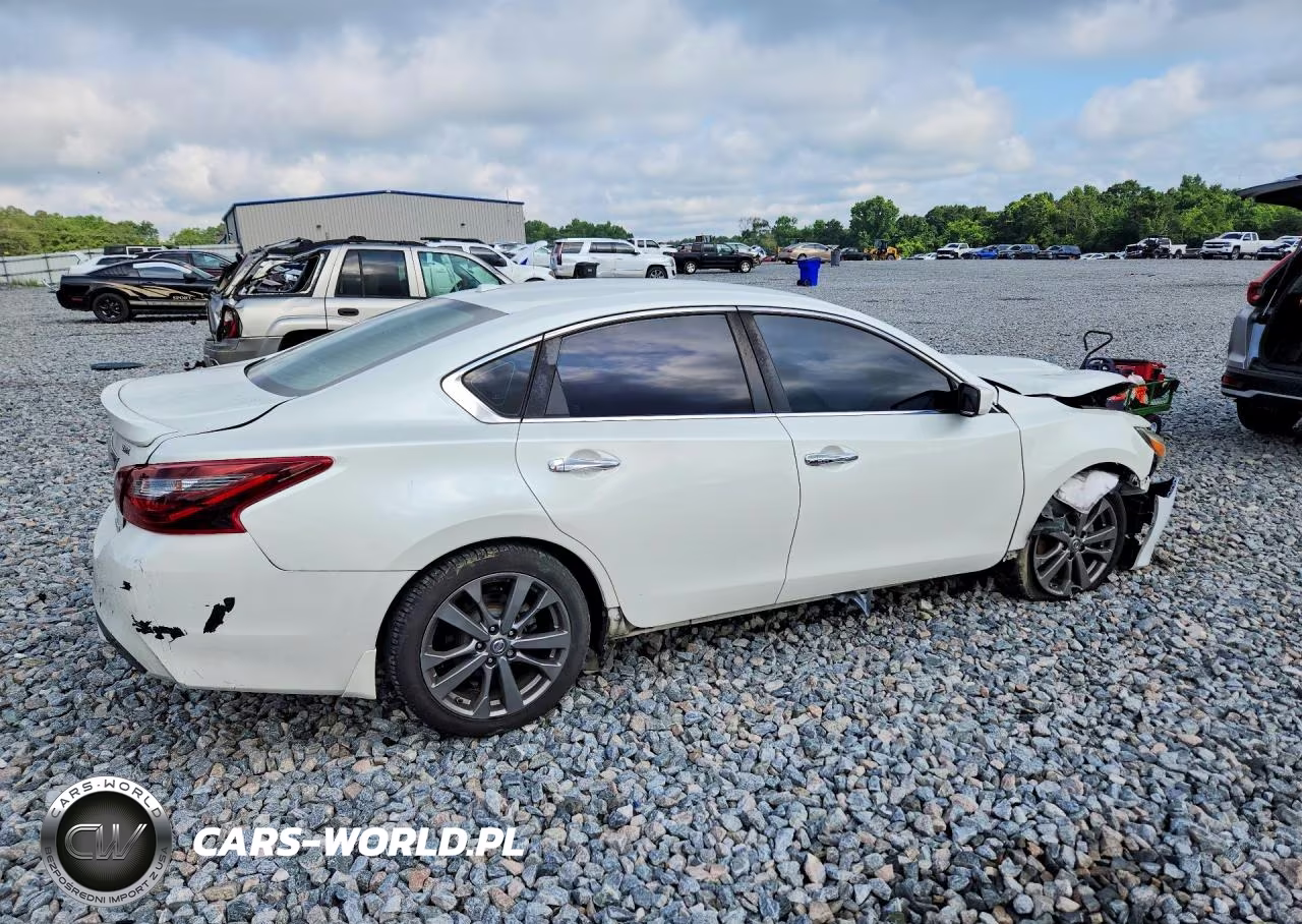 2018 Nissan Altima 2.5 Sr VIN:1N4AL3AP6JC140360 - 3