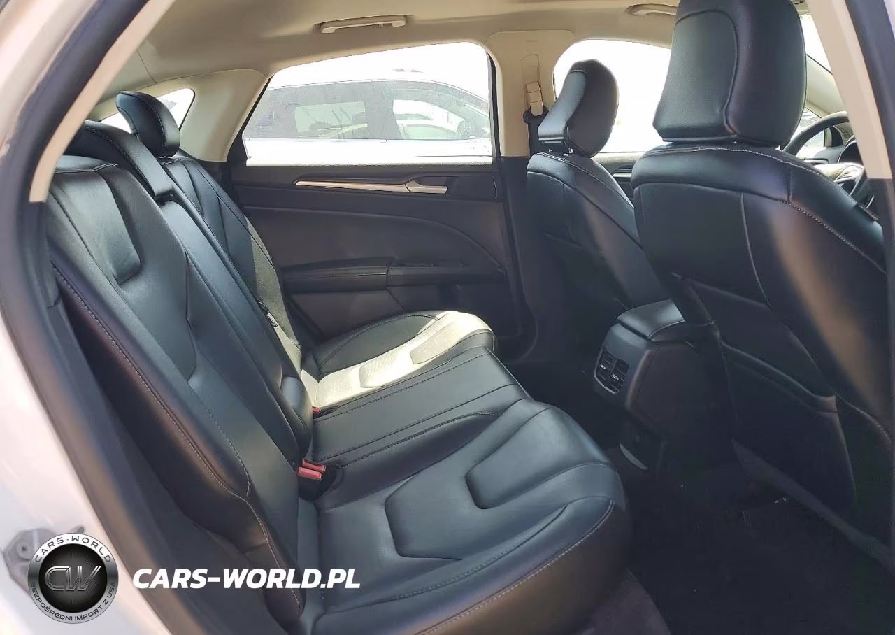 2020 Ford Fusion Titanium VIN:3FA6P0D98LR206675 - 10