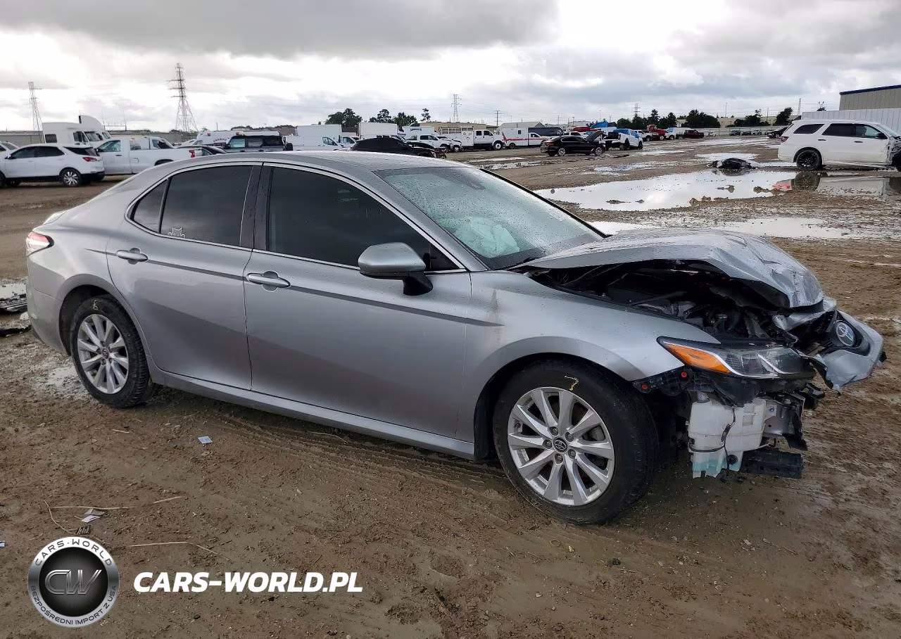 2019 Toyota Camry Le VIN:4T1B11HK4KU240564 - 4