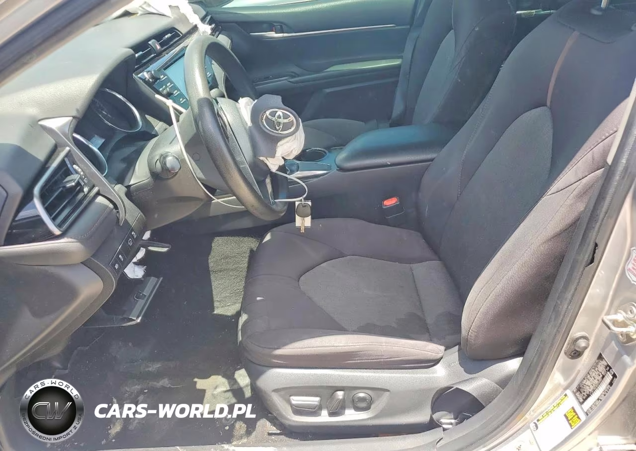 2019 Toyota Camry Le VIN:4T1B11HK4KU240564 - 7