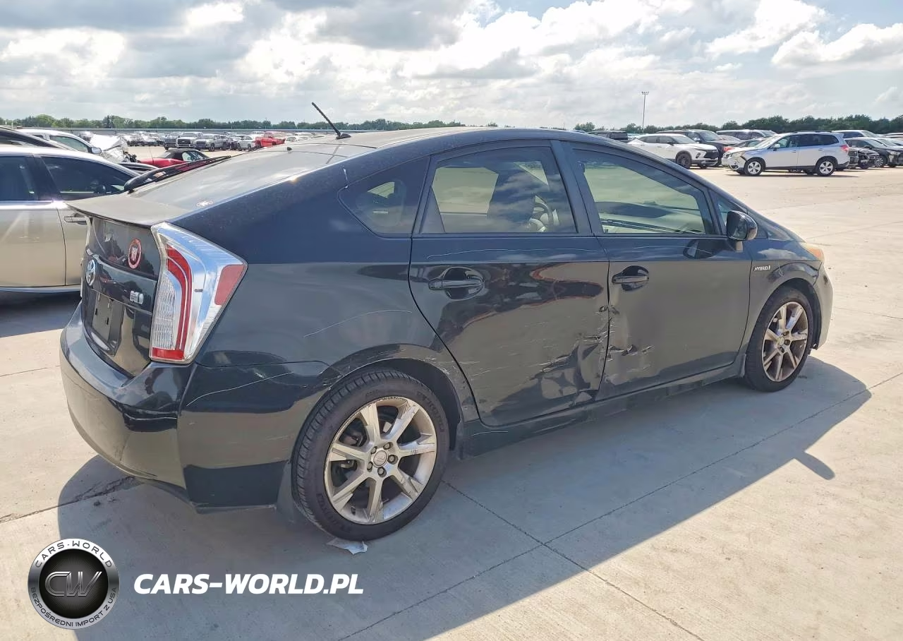 2013 Toyota Prius Two VIN:JTDKN3DU7D5695188 - 3