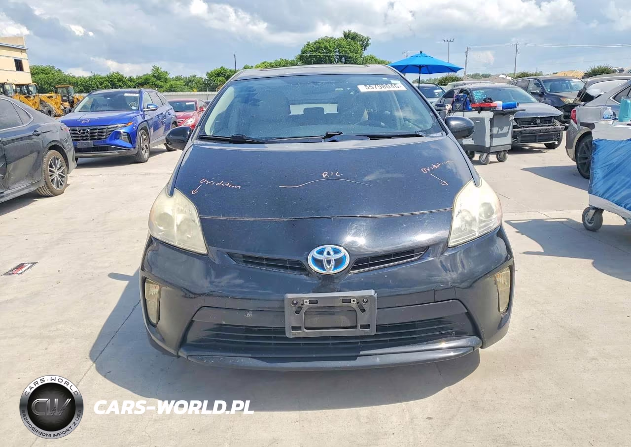 2013 Toyota Prius Two VIN:JTDKN3DU7D5695188 - 5