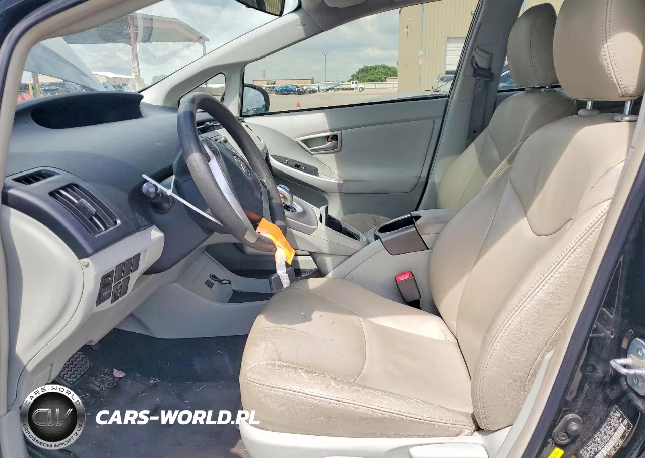 2013 Toyota Prius Two VIN:JTDKN3DU7D5695188 - 7