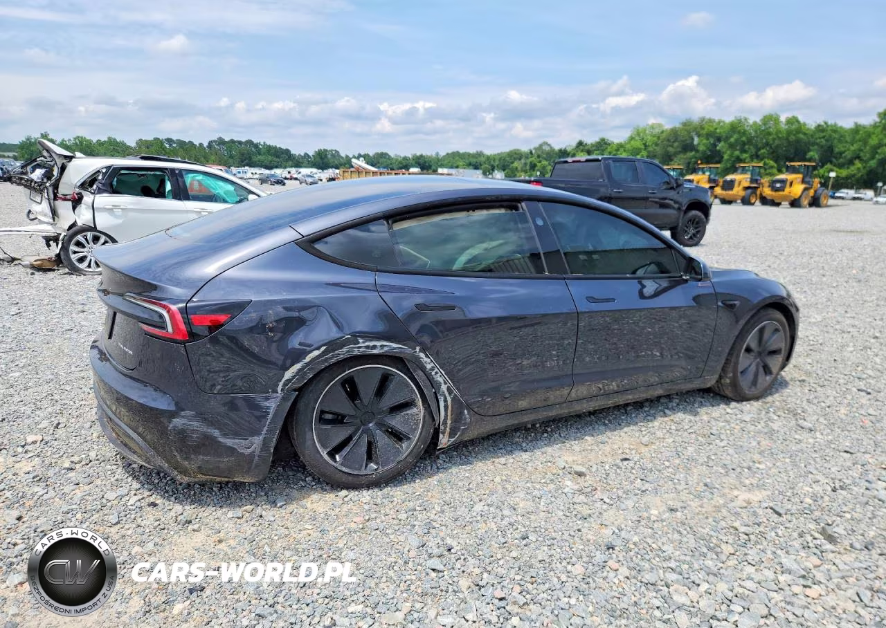 2025 Tesla Model 3 VIN:5YJ3E1EB7SF942064 - 3