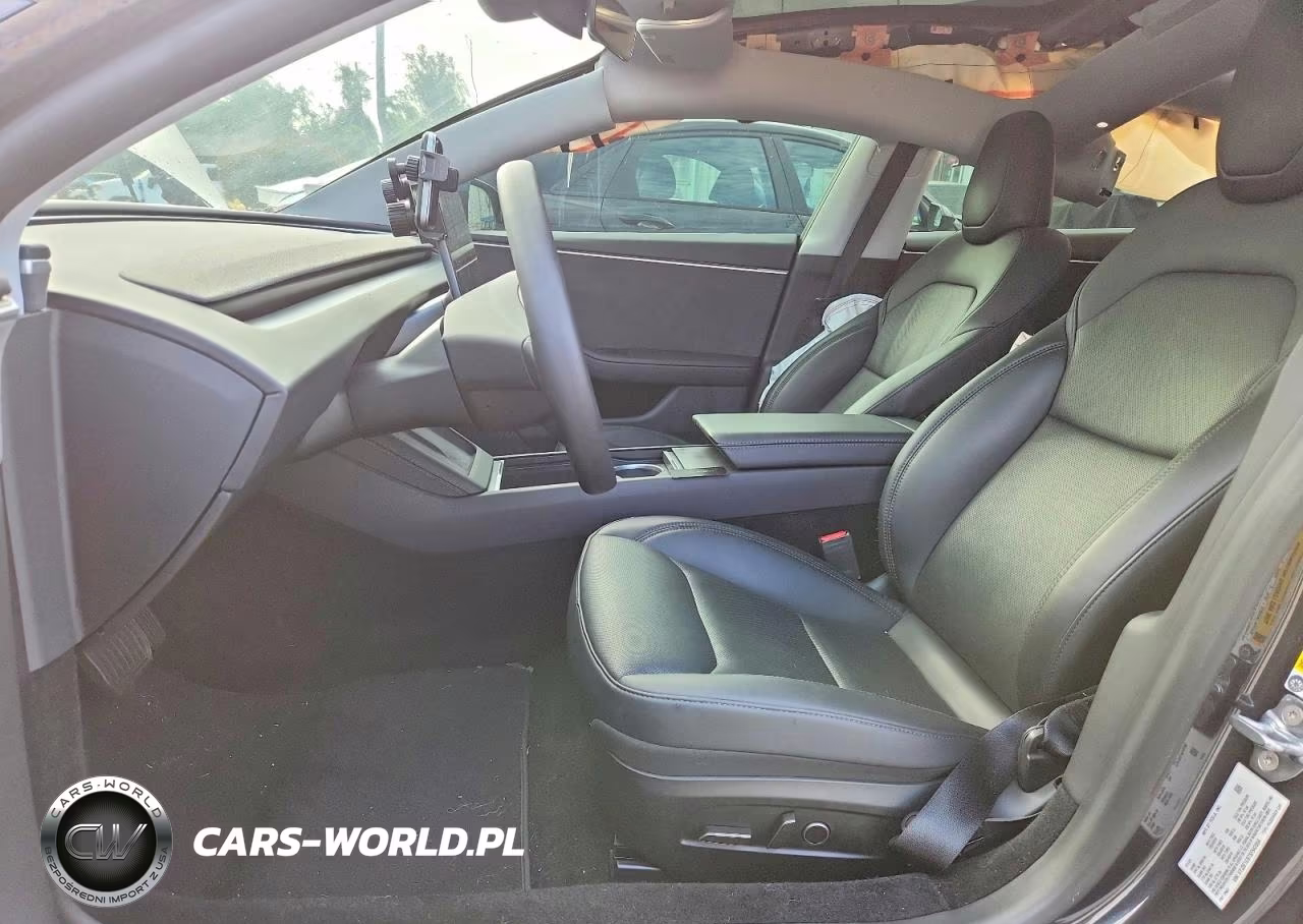 2025 Tesla Model 3 VIN:5YJ3E1EB7SF942064 - 7