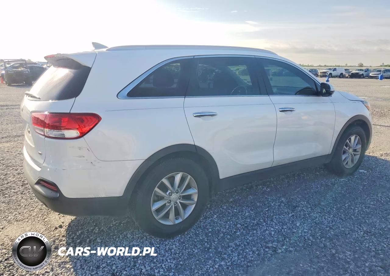 2018 Kia Sorento VIN:5XYPG4A39JG413590 - 3