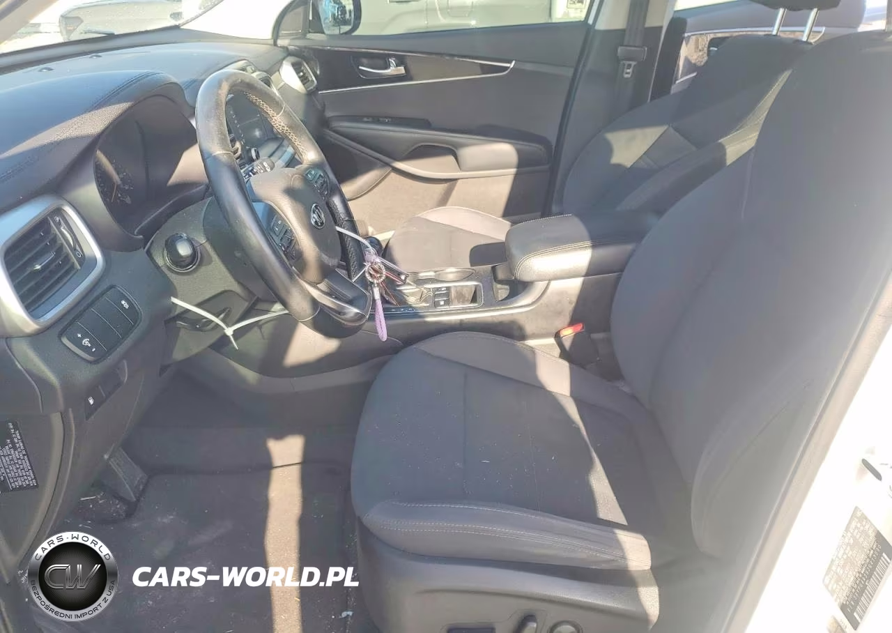 2018 Kia Sorento VIN:5XYPG4A39JG413590 - 7