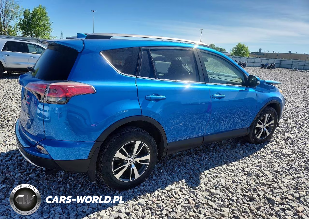 2017 Toyota Rav4 Xle VIN:JTMRFREV4HJ141335 - 3