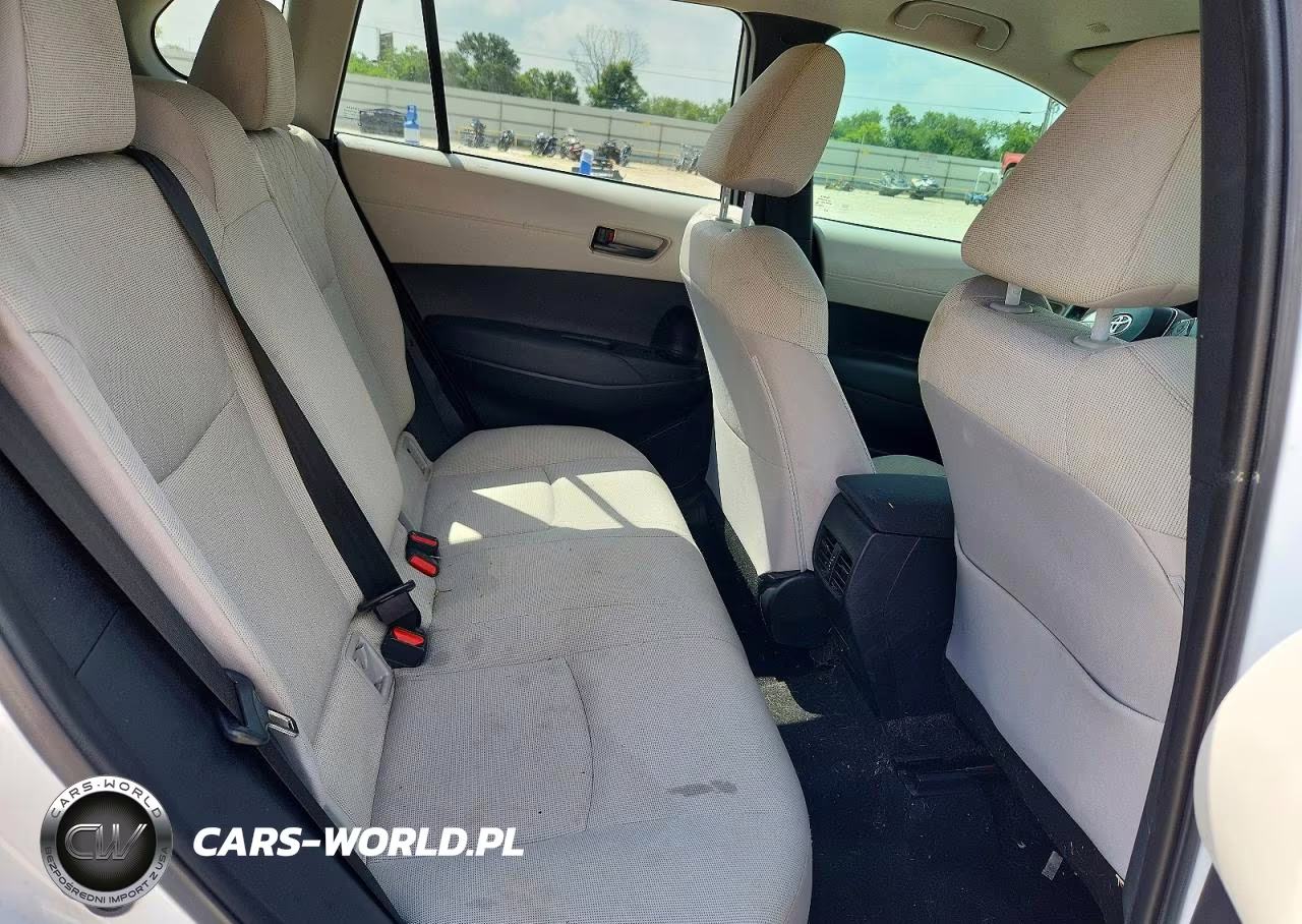 2022 Toyota Corolla Cross Le VIN:7MUCAAAG7NV027461 - 11