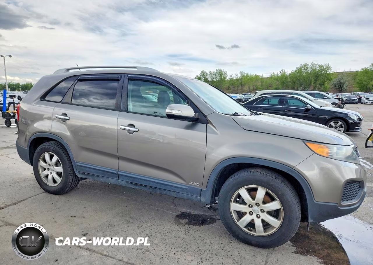 2013 Kia Sorento Lx VIN:5XYKTDA27DG346487 - 4