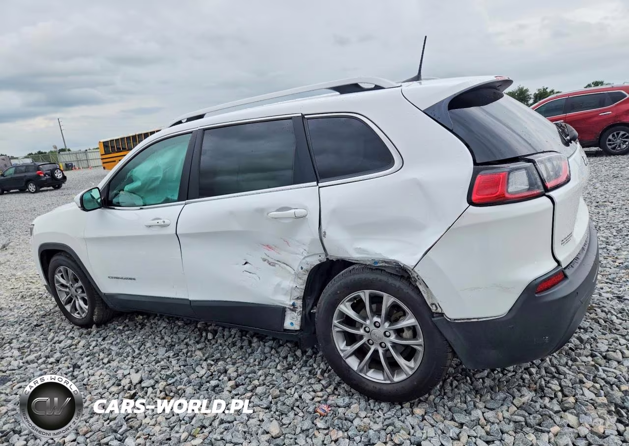 2019 Jeep Cherokee Latitude Plus VIN:1C4PJLLB6KD111125 - 2