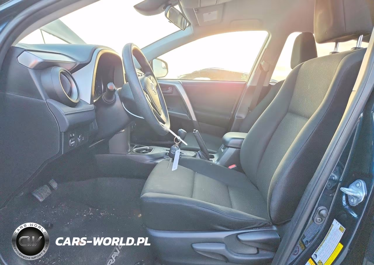 2018 Toyota Rav4 Le VIN:JTMZFREV9JJ752337 - 7