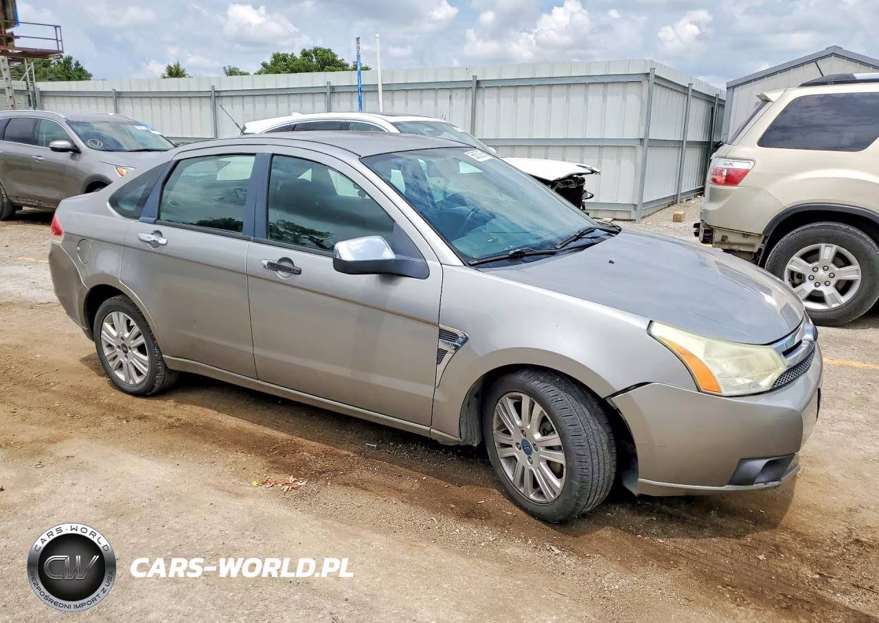 2008 Ford Focus VIN:1FAHP35NX8W261476 - 4