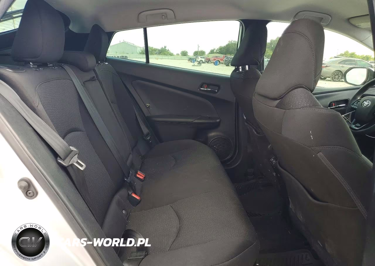 2020 Toyota Prius Le VIN:JTDKARFUXL3119147 - 11