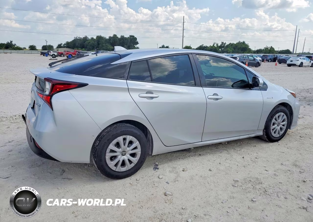 2020 Toyota Prius Le VIN:JTDKARFUXL3119147 - 4