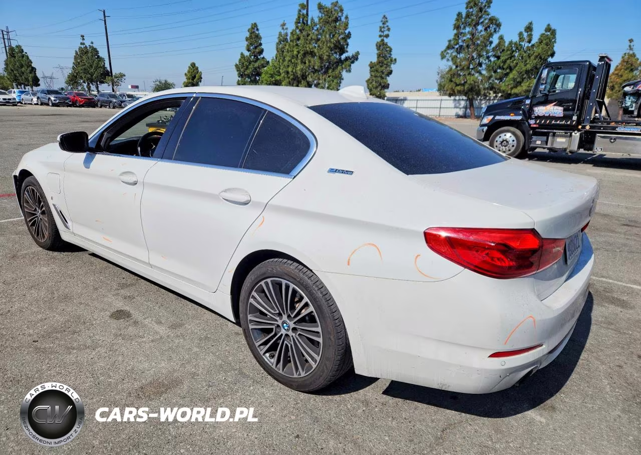 2019 BMW 530E VIN:WBAJA9C51KB392651 - 2