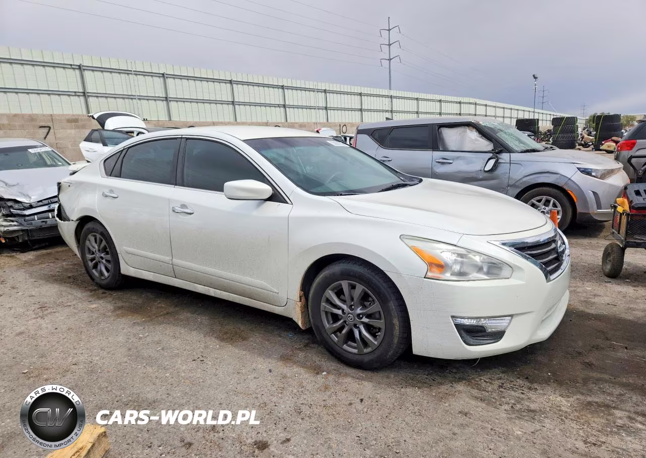2015 Nissan Altima 2.5 S VIN:1N4AL3AP9FC581794 - 4