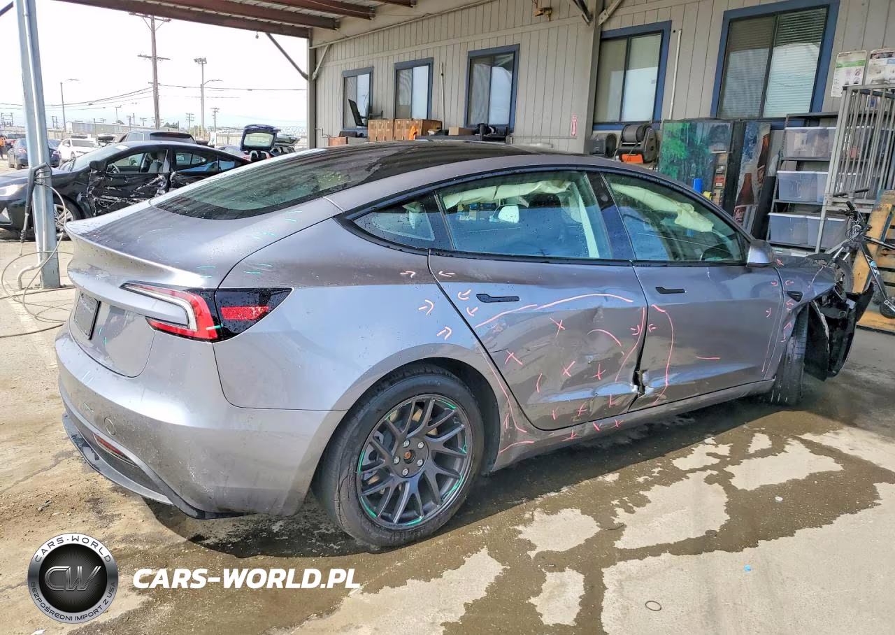 2025 Tesla Model 3 VIN:5YJ3E1EA8SF068993 - 3