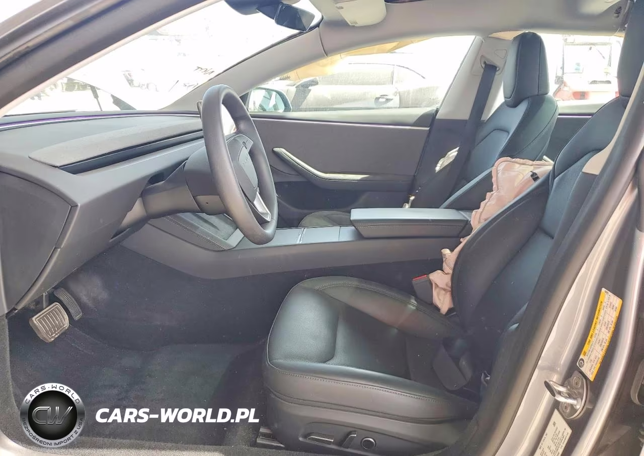 2025 Tesla Model 3 VIN:5YJ3E1EA8SF068993 - 7