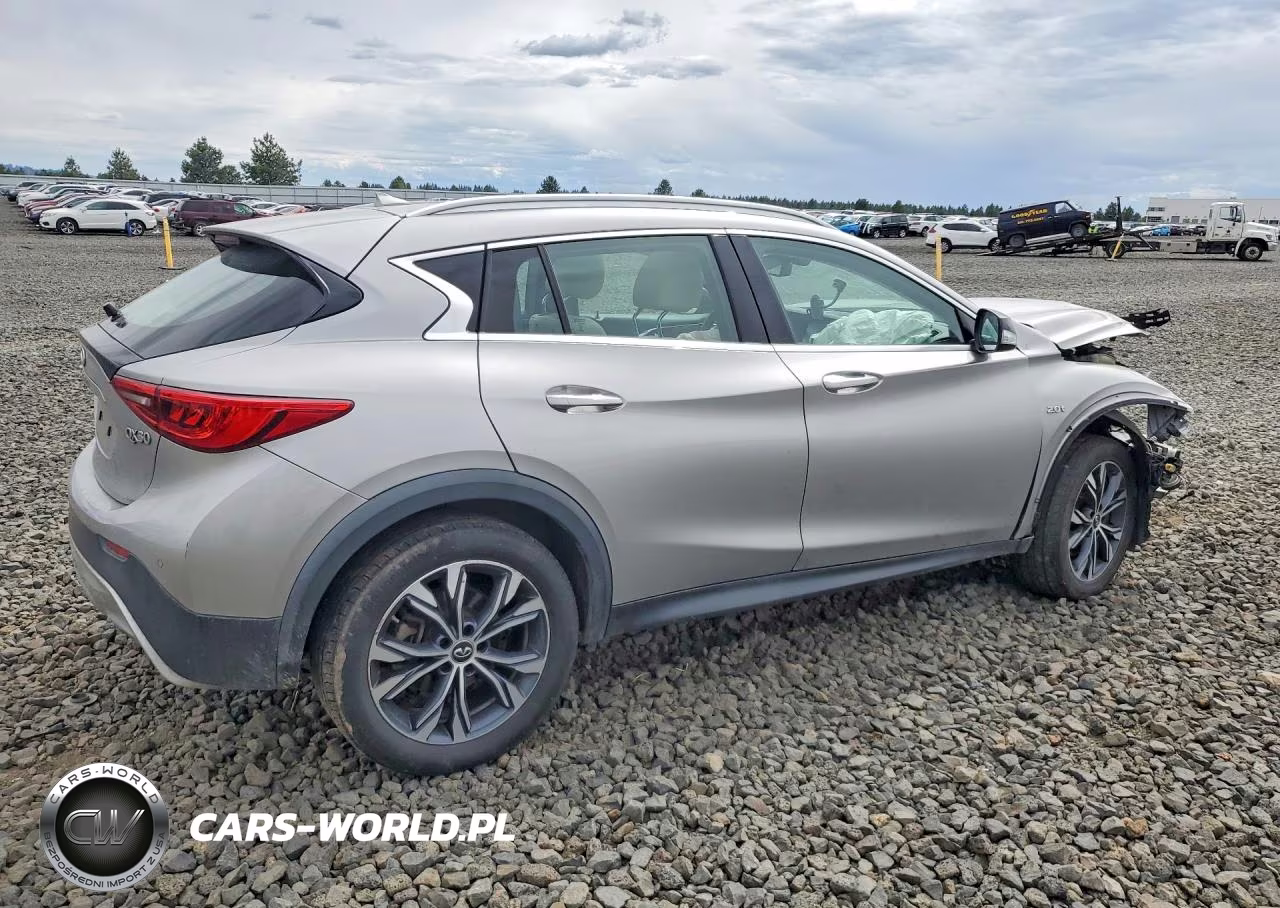 2018 Infiniti Qx30 Premium VIN:SJKCH5CR4JA049773 - 3