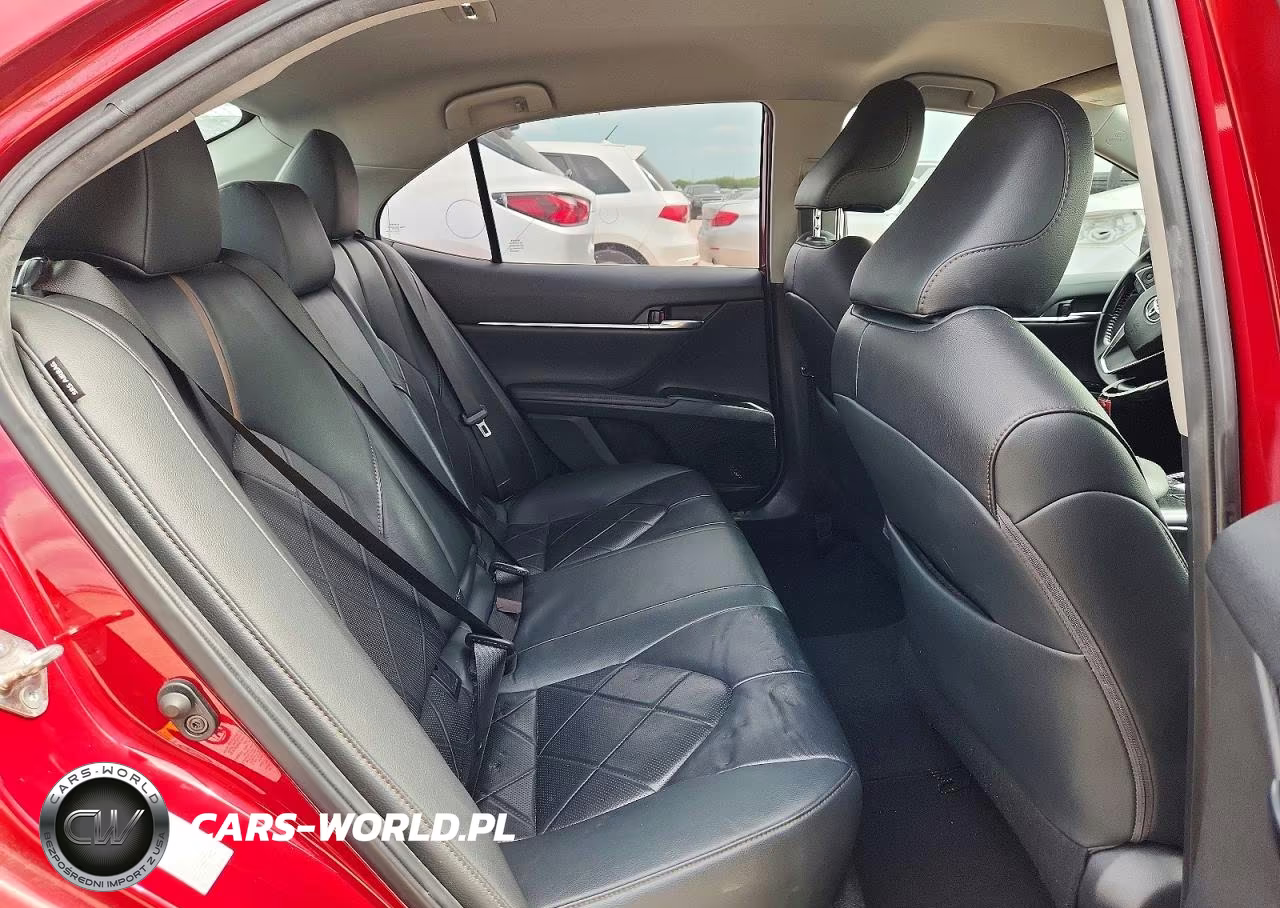 2019 Toyota Camry Xle VIN:4T1B11HK0KU703462 - 10