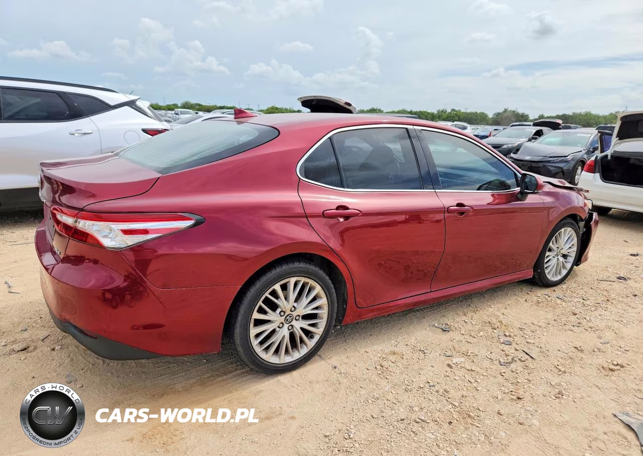 2019 Toyota Camry Xle VIN:4T1B11HK0KU703462 - 3