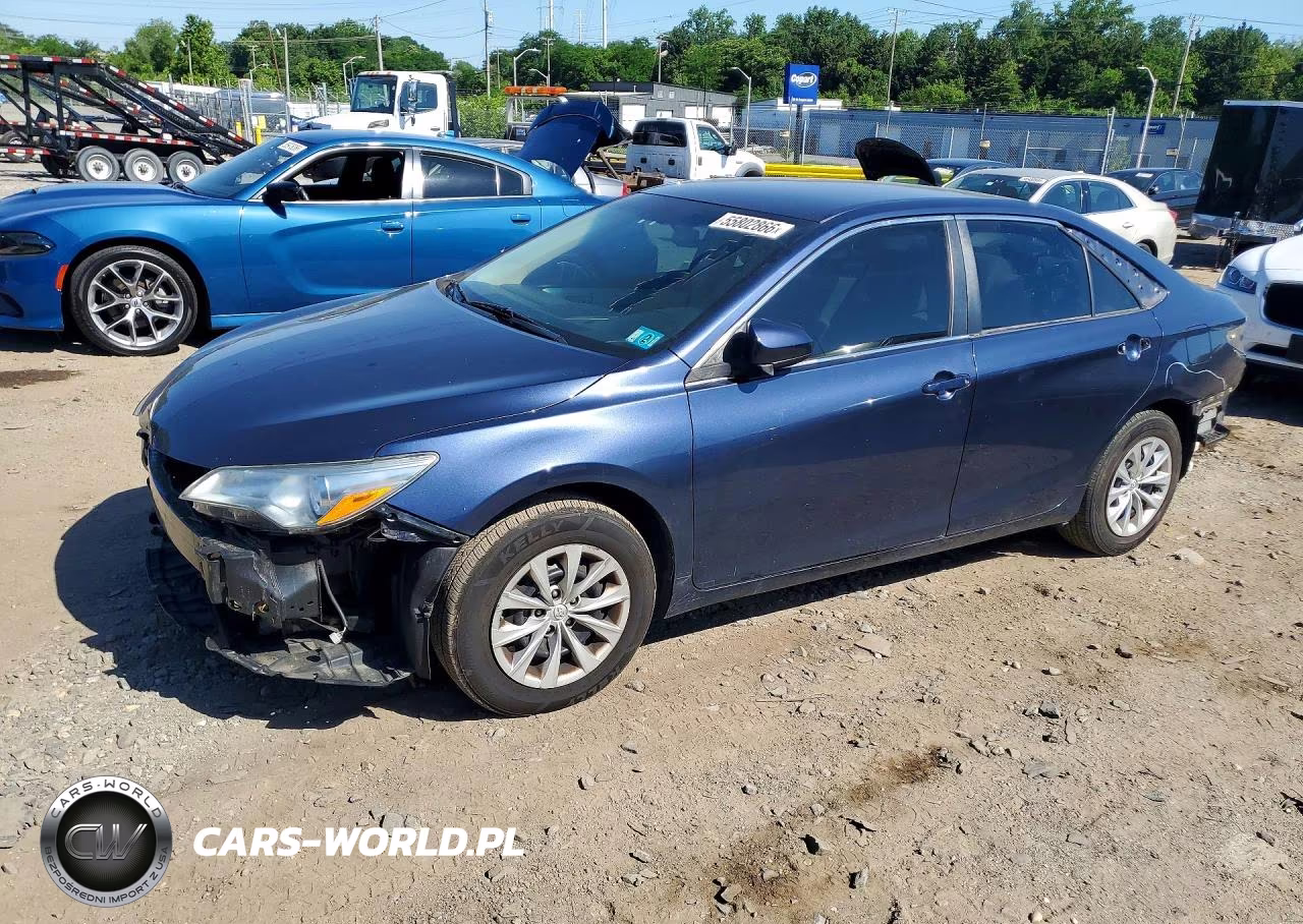 2016 Toyota Camry Le – zdjęcie 1 z 13