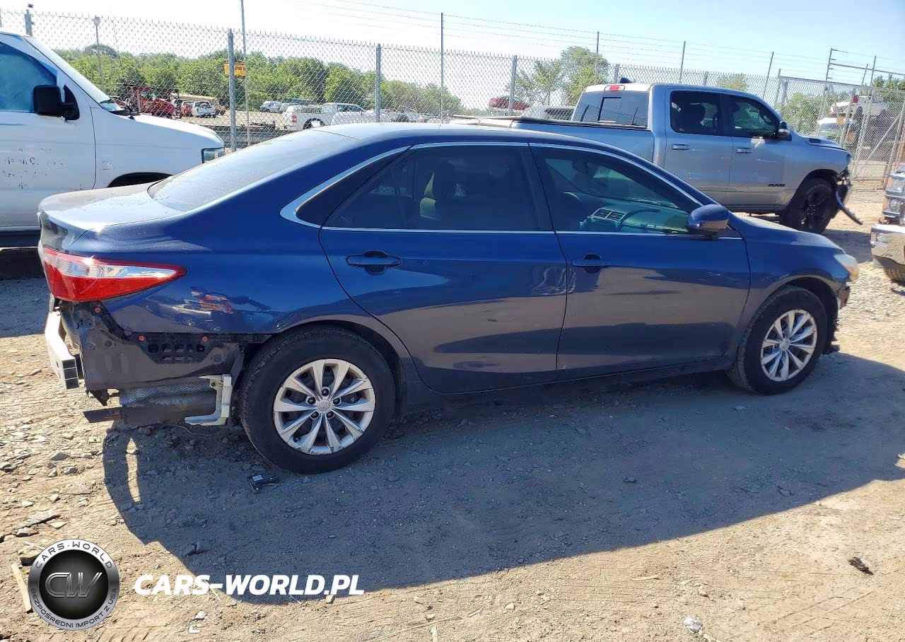 2016 Toyota Camry Le VIN:4T4BF1FK1GR568784 - 3