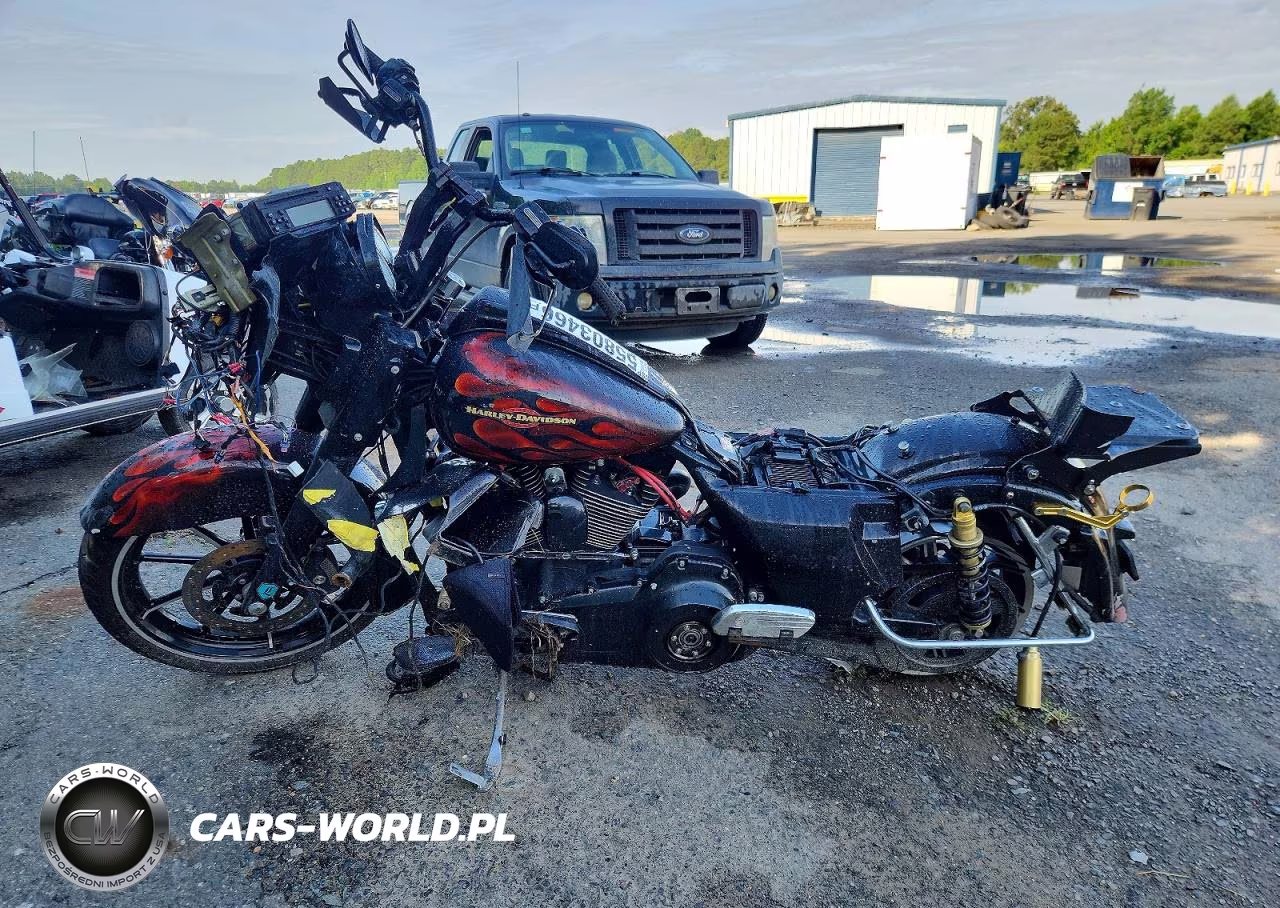 2012 Harley-Davidson Fltrxse Cvo Road Glide Custom VIN:1HD1TC811CB954256 - 3