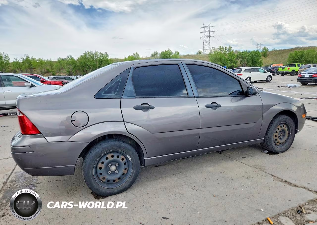 2007 Ford Focus Zx4 VIN:1FAHP34N37W244745 - 3