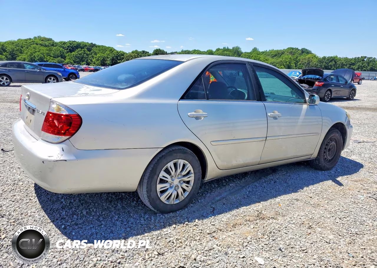 2005 Toyota Camry Le VIN:4T1BE30K55U529811 - 3