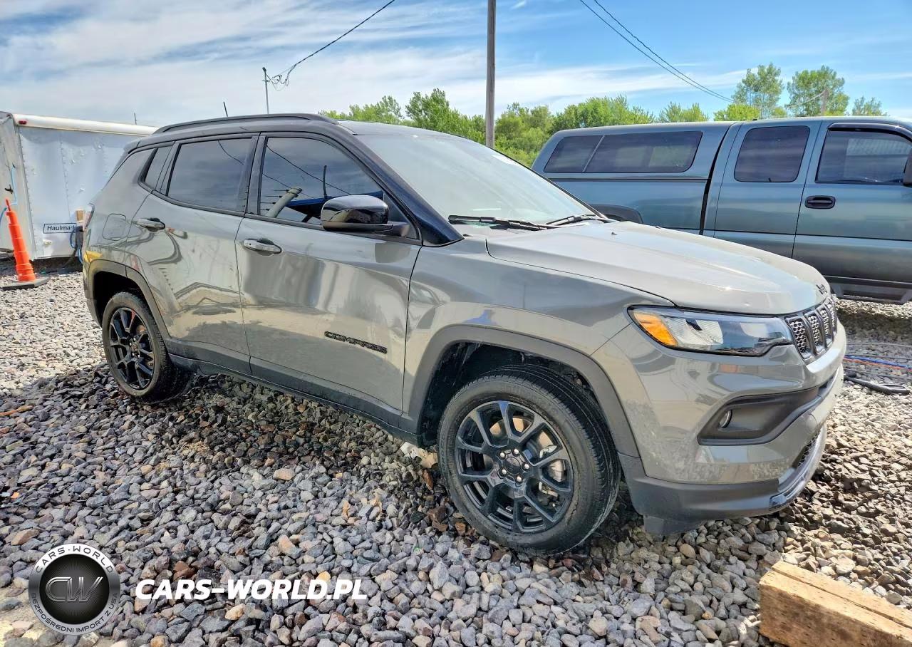 2024 Jeep Compass Latitude VIN:3C4NJDBN5RT602363 - 4