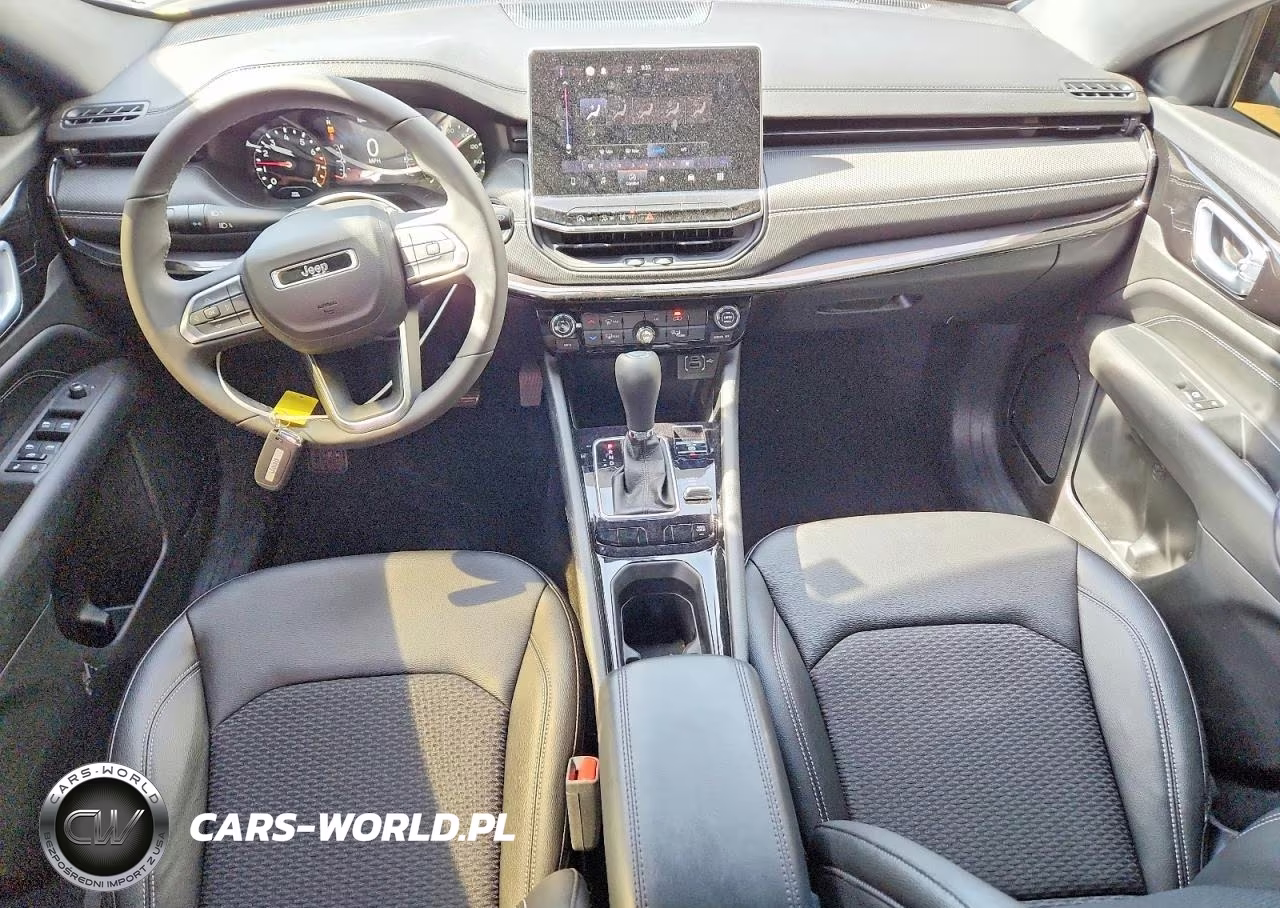 2024 Jeep Compass Latitude VIN:3C4NJDBN5RT602363 - 8