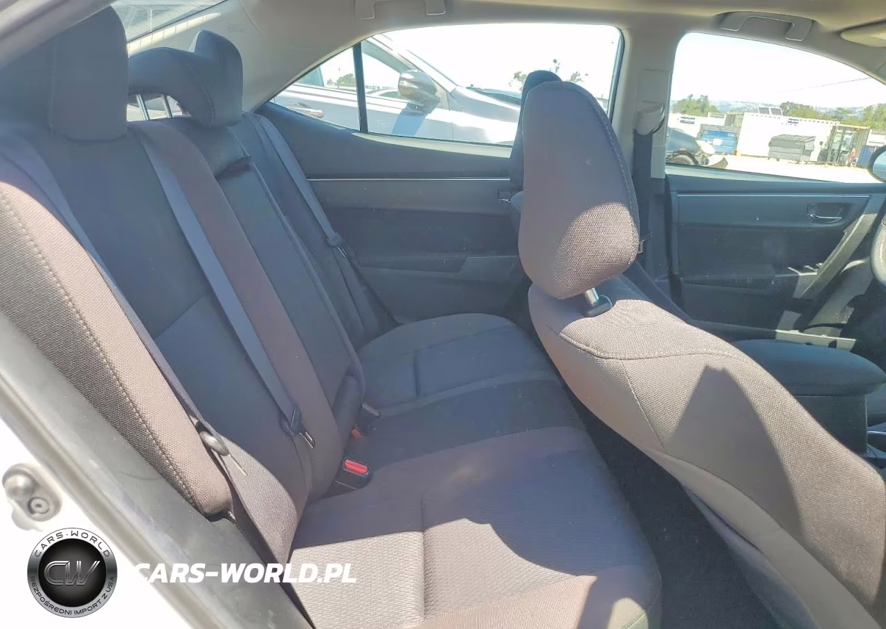 2018 Toyota Corolla L VIN:2T1BURHE2JC977066 - 10