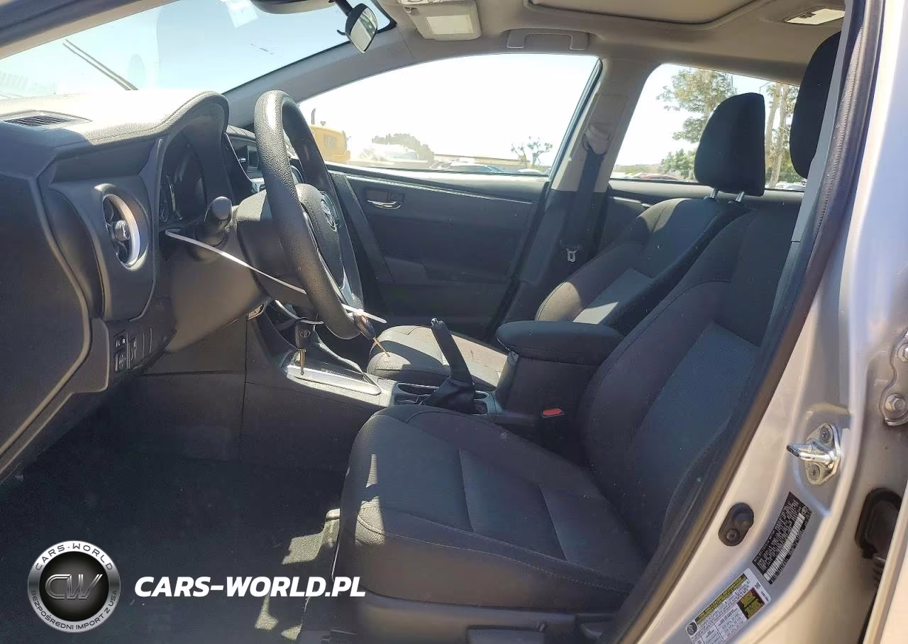 2018 Toyota Corolla L VIN:2T1BURHE2JC977066 - 7