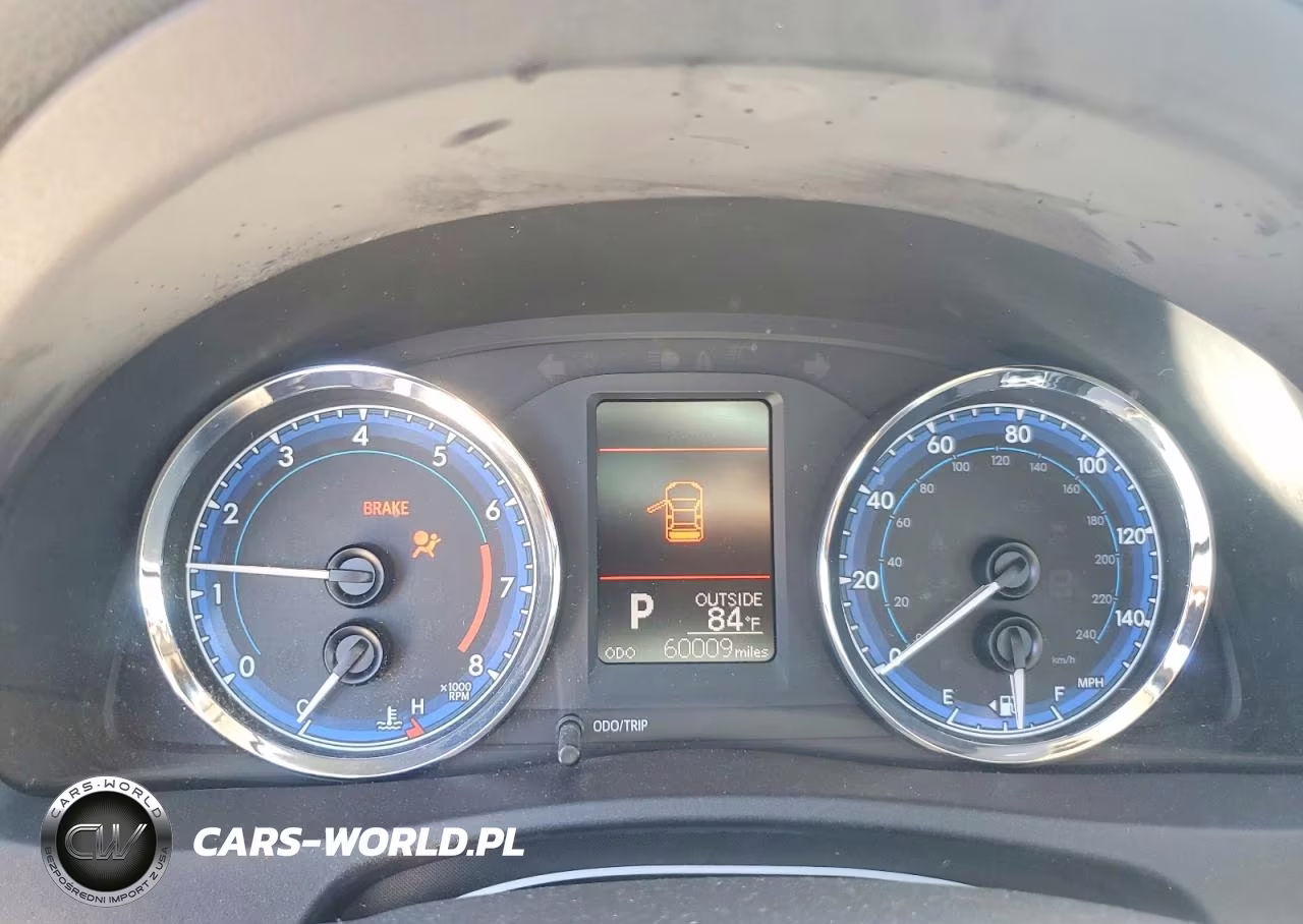 2018 Toyota Corolla L VIN:2T1BURHE2JC977066 - 9
