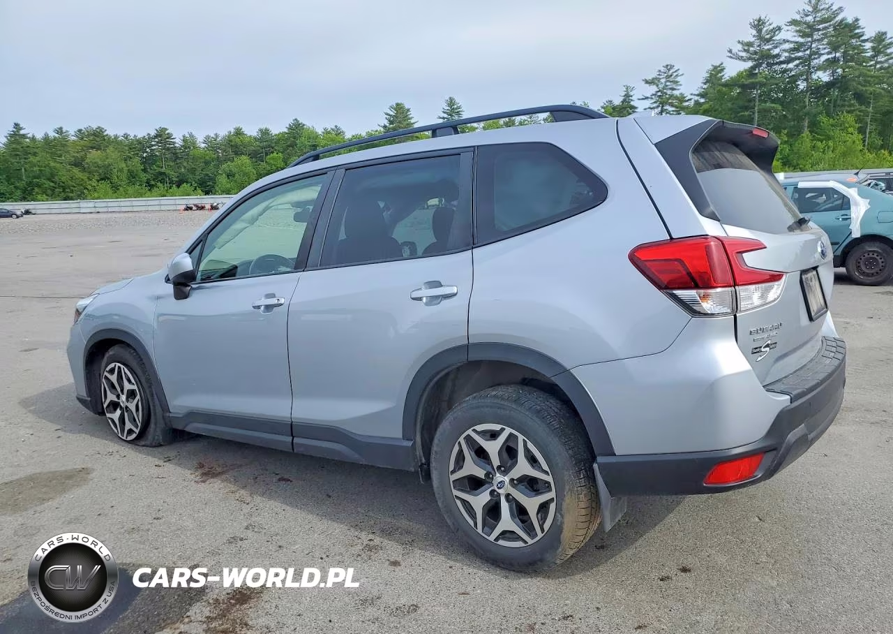 2021 Subaru Forester Premium VIN:JF2SKAFCXMH545870 - 2