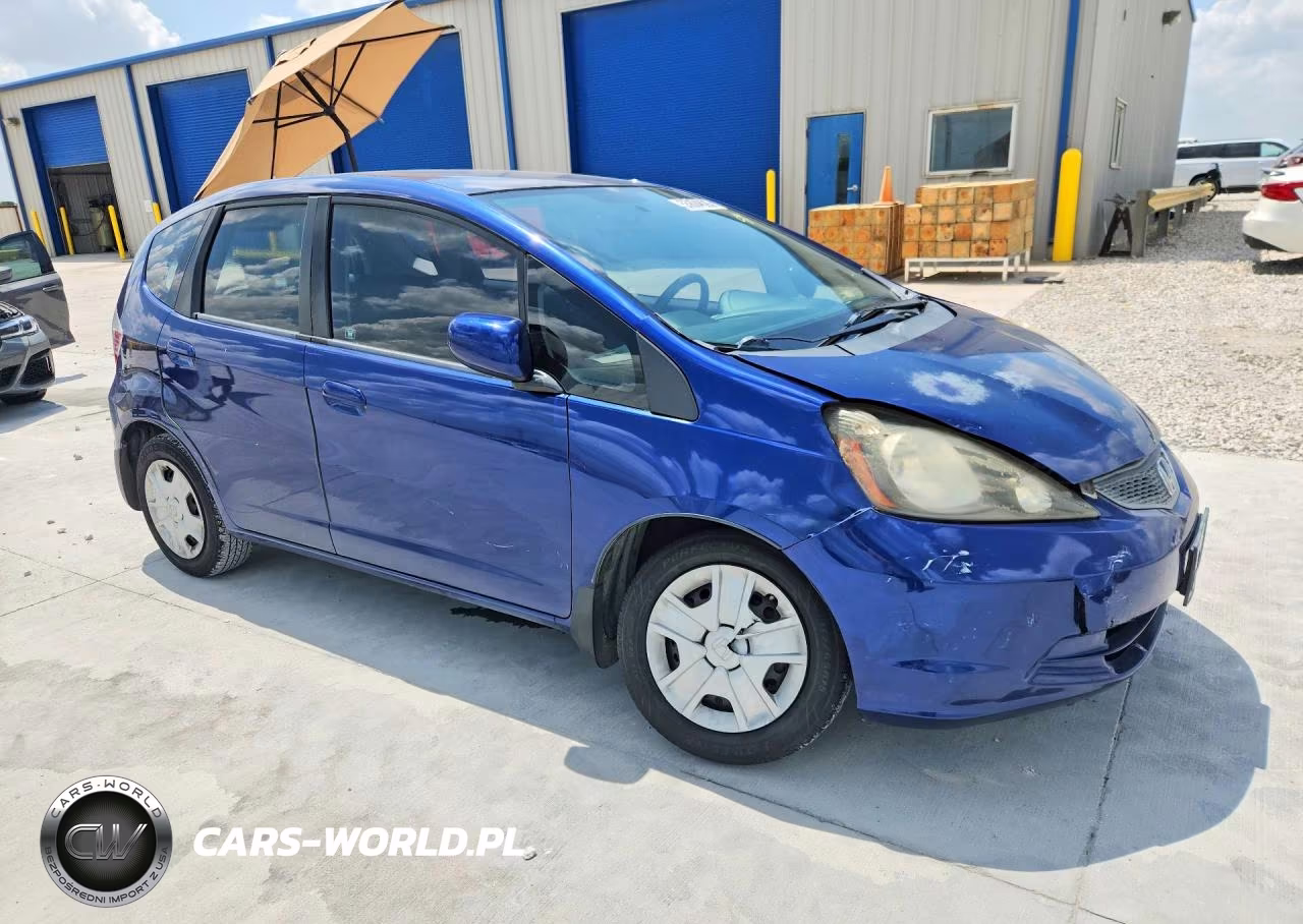 2013 Honda Fit VIN:JHMGE8H35DC061439 - 4