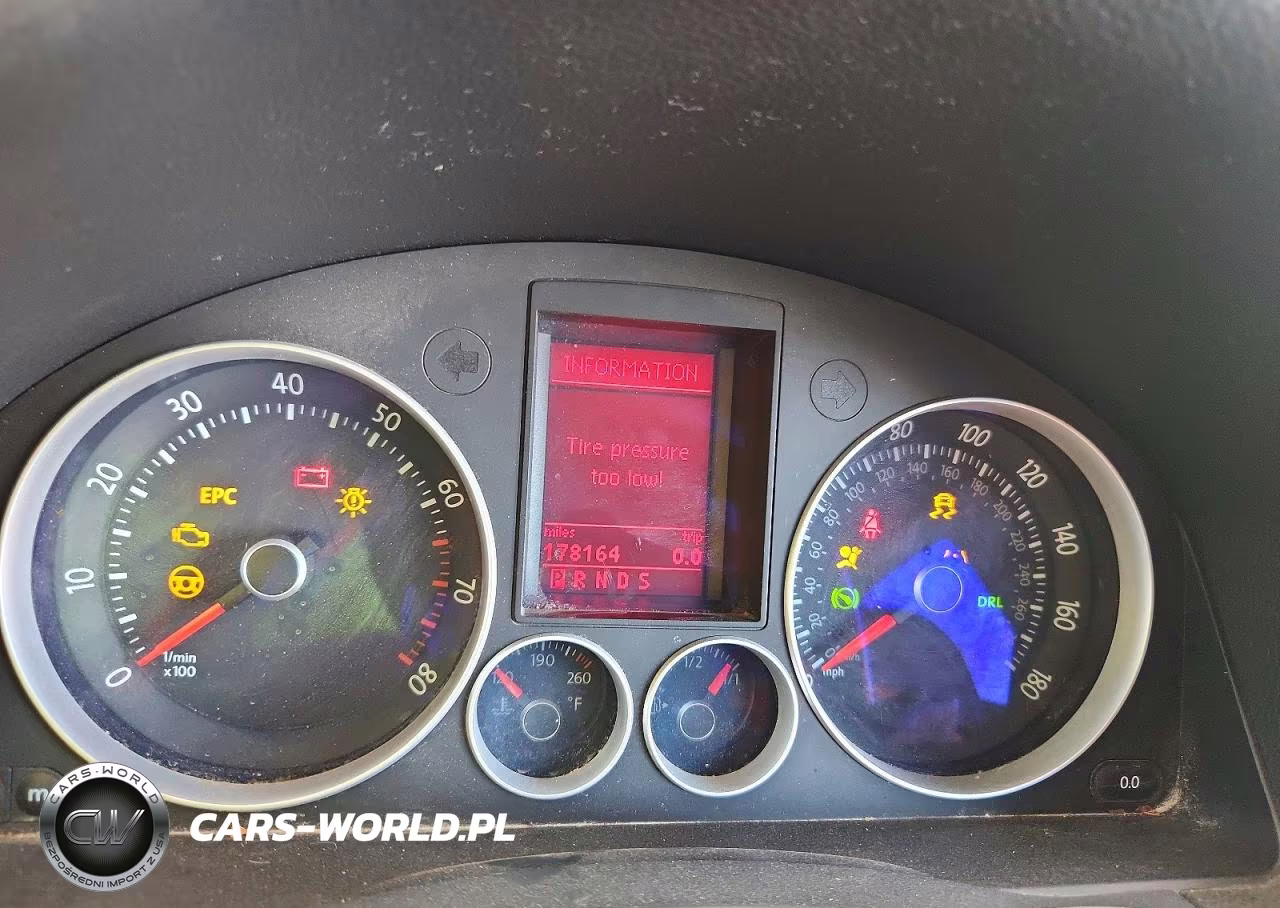 2008 Volkswagen Gti VIN:WVWFV71K38W084702 - 9