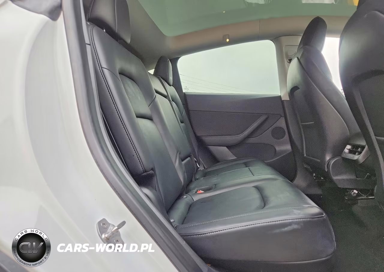 2021 Tesla Model Y VIN:5YJYGDED7MF125909 - 10