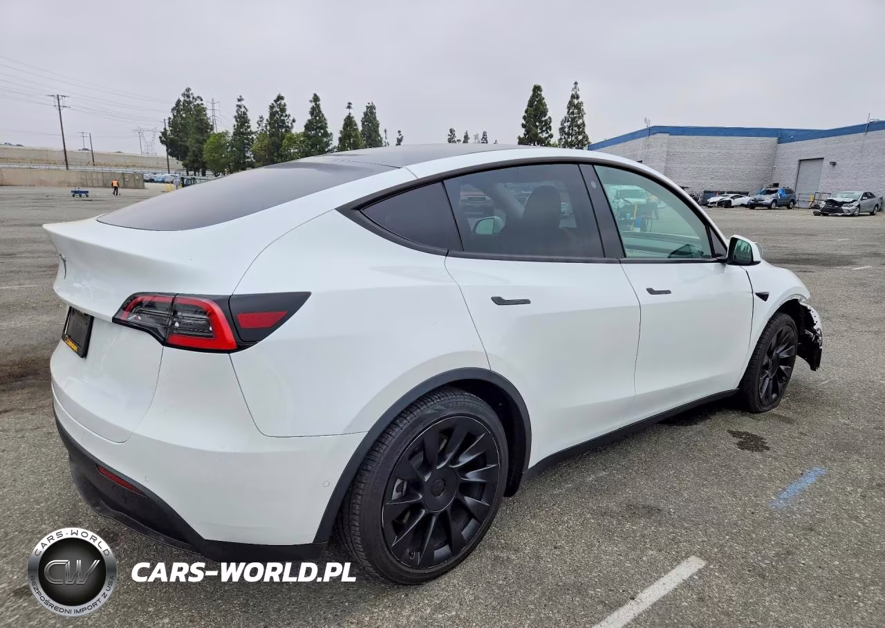 2021 Tesla Model Y VIN:5YJYGDED7MF125909 - 3