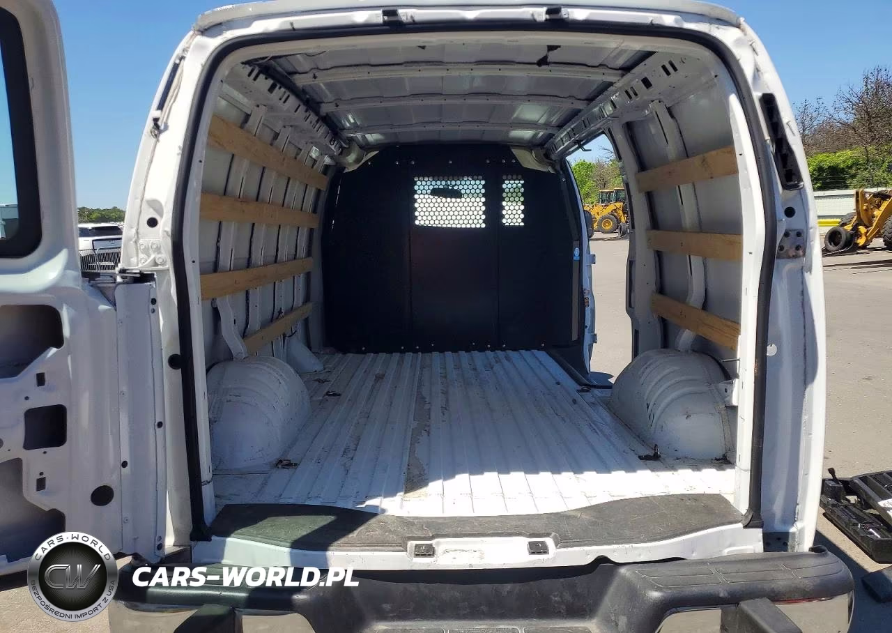 2025 GMC Savana G2500 VIN:1GTW7AFP9S1175070 - 10