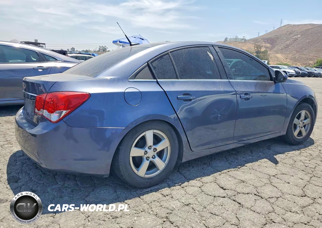 2013 Chevrolet Cruze Lt VIN:1G1PC5SB8D7263814 - 3