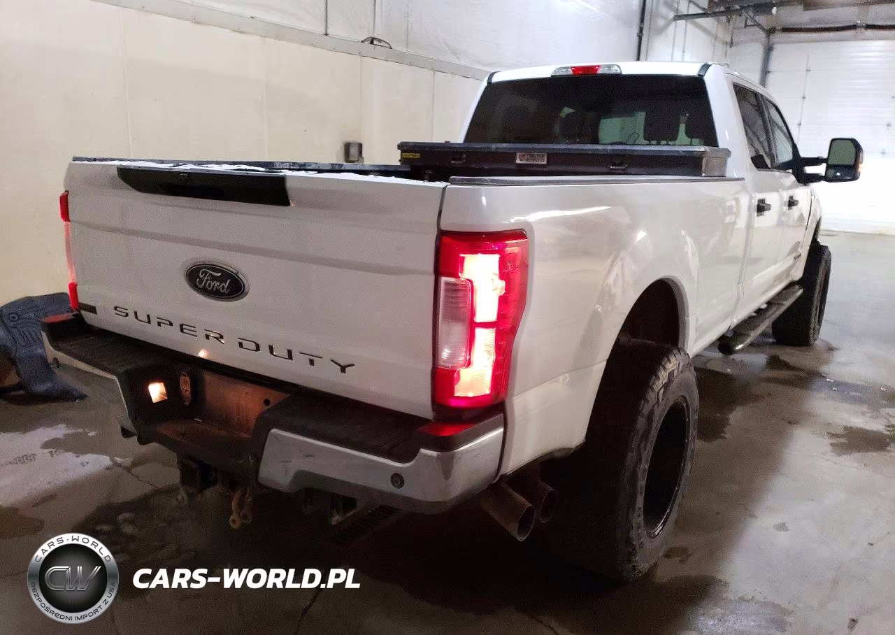 2017 Ford F350 Super Duty VIN:1FT8W3BT2HEE37989 - 3