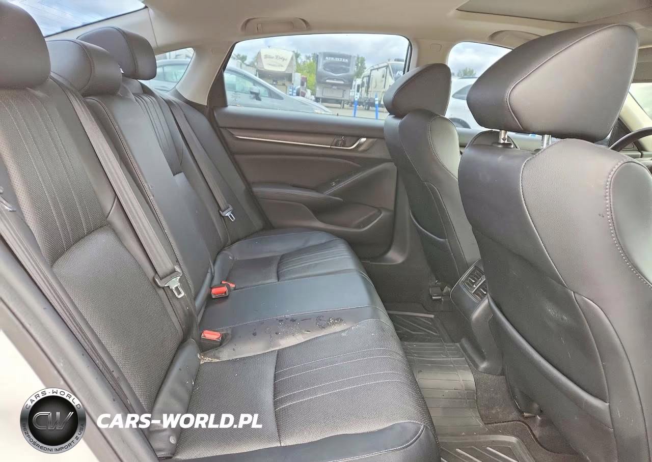 2018 Honda Accord Touring VIN:1HGCV1F94JA013647 - 10